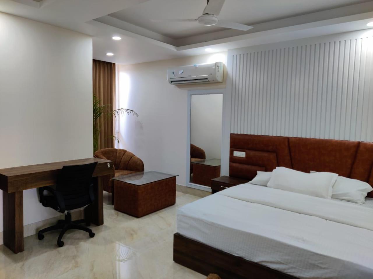 Hotel Maira Dehradun Luaran gambar