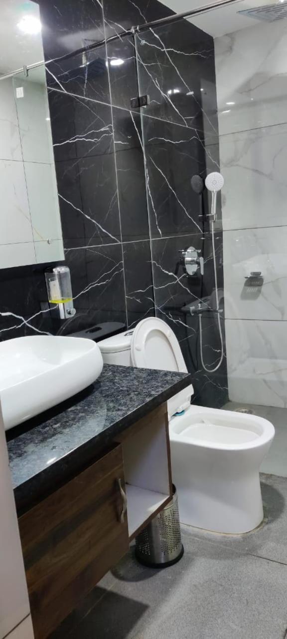 Hotel Maira Dehradun Luaran gambar